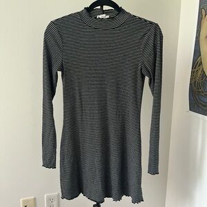 Ribbed lettuce edge dress